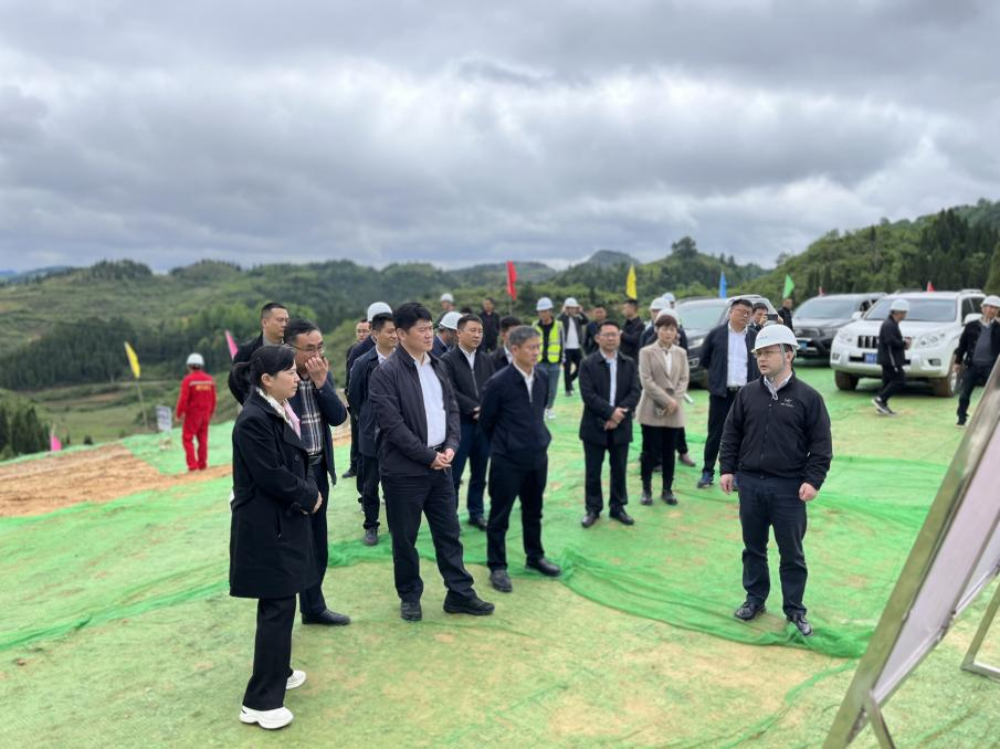 州政府常务副州长胡志峰莅临岑巩县自然气管网项目建设现场调研指导事情_黔东南州K8凯发集团集团