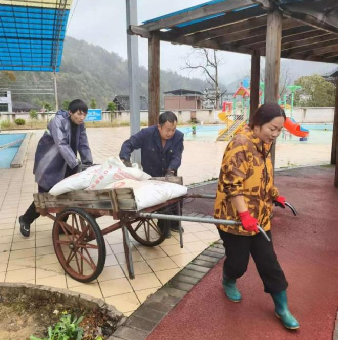 贯彻落实降本增效  党员带动树模引领_黔东南州K8凯发集团集团