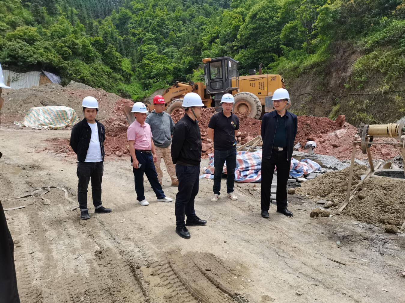 何波总司理到榕江县城镇燃气项目调研 并开展省第十三次党代会和打造“桥头堡”实验意见文件精神宣传贯彻_黔东南州K8凯发集团集团